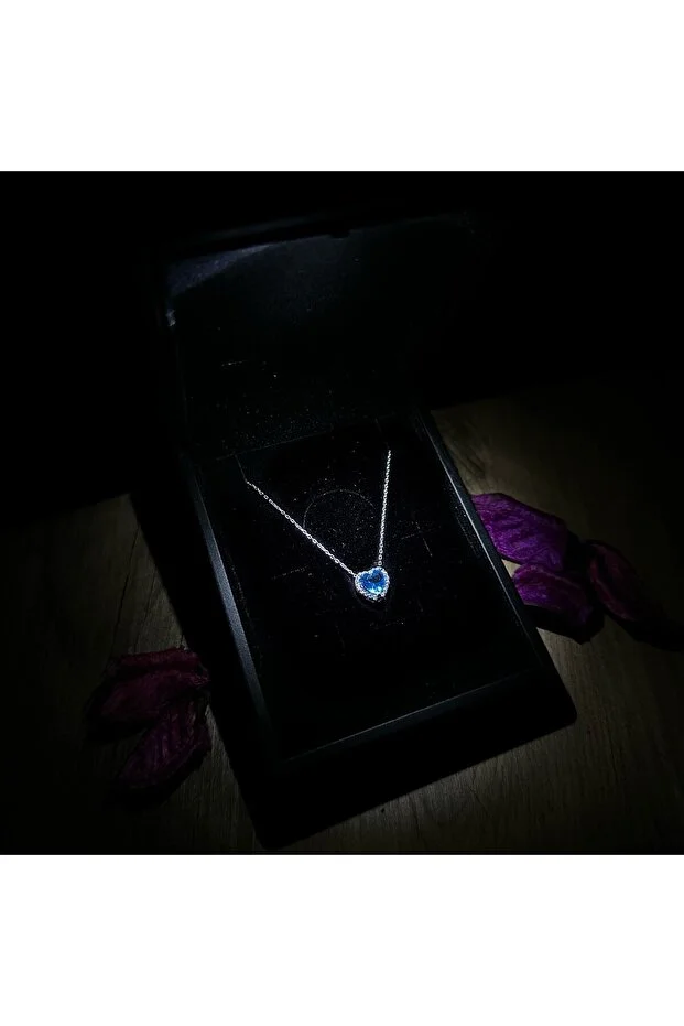 Işıklı Kolye Kutulu Gümüş Pırlanta Montür Kalp Kolye